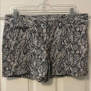 LOFT Black and White Palm Leaf Pattern Women's Shorts